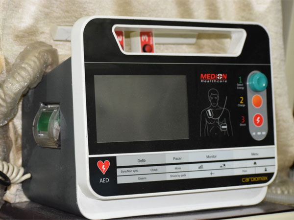 Road ambulance photo 10