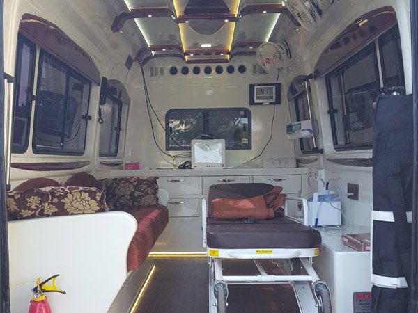 Road ambulance photo 20